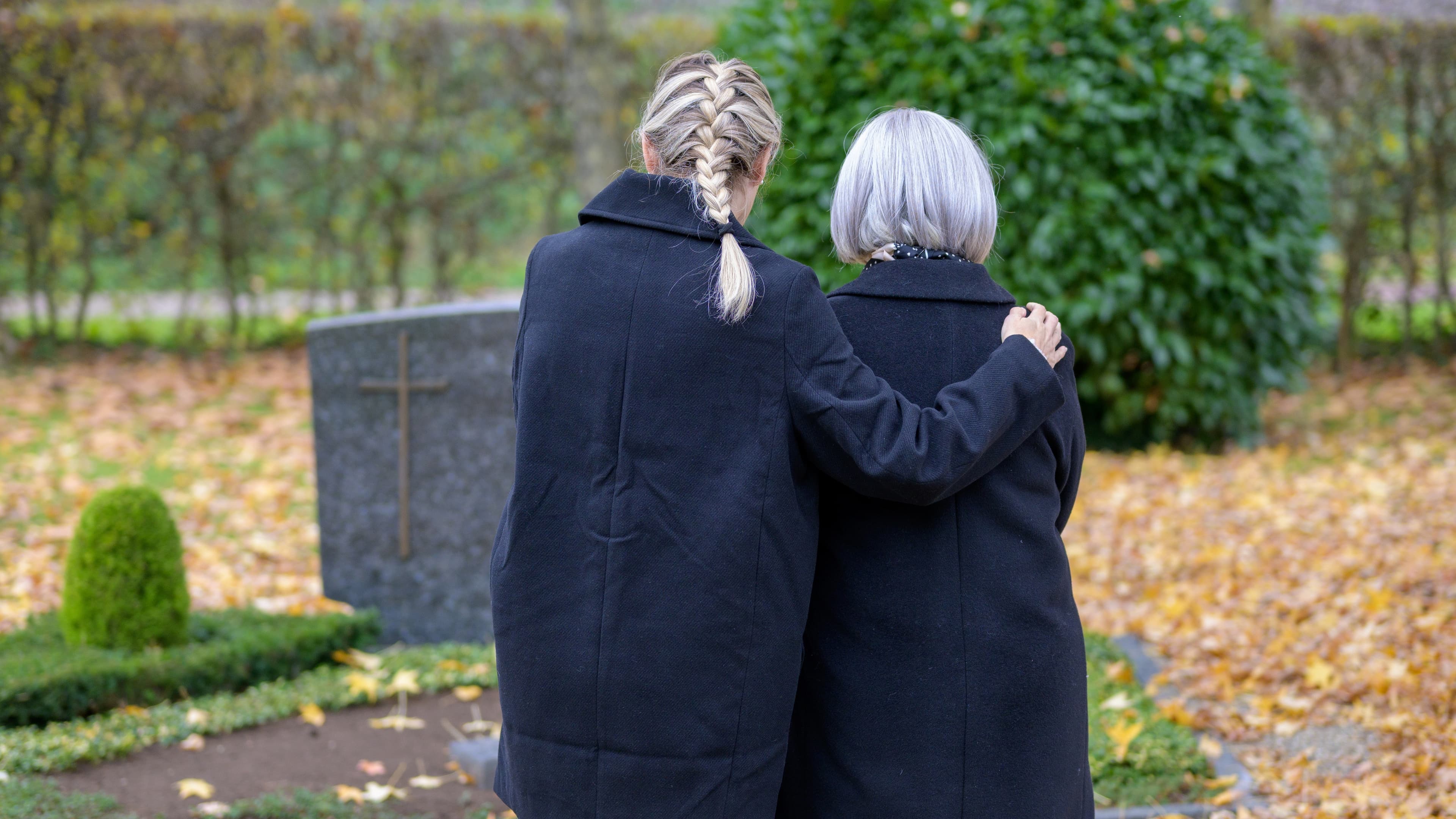 womancomfortingmother